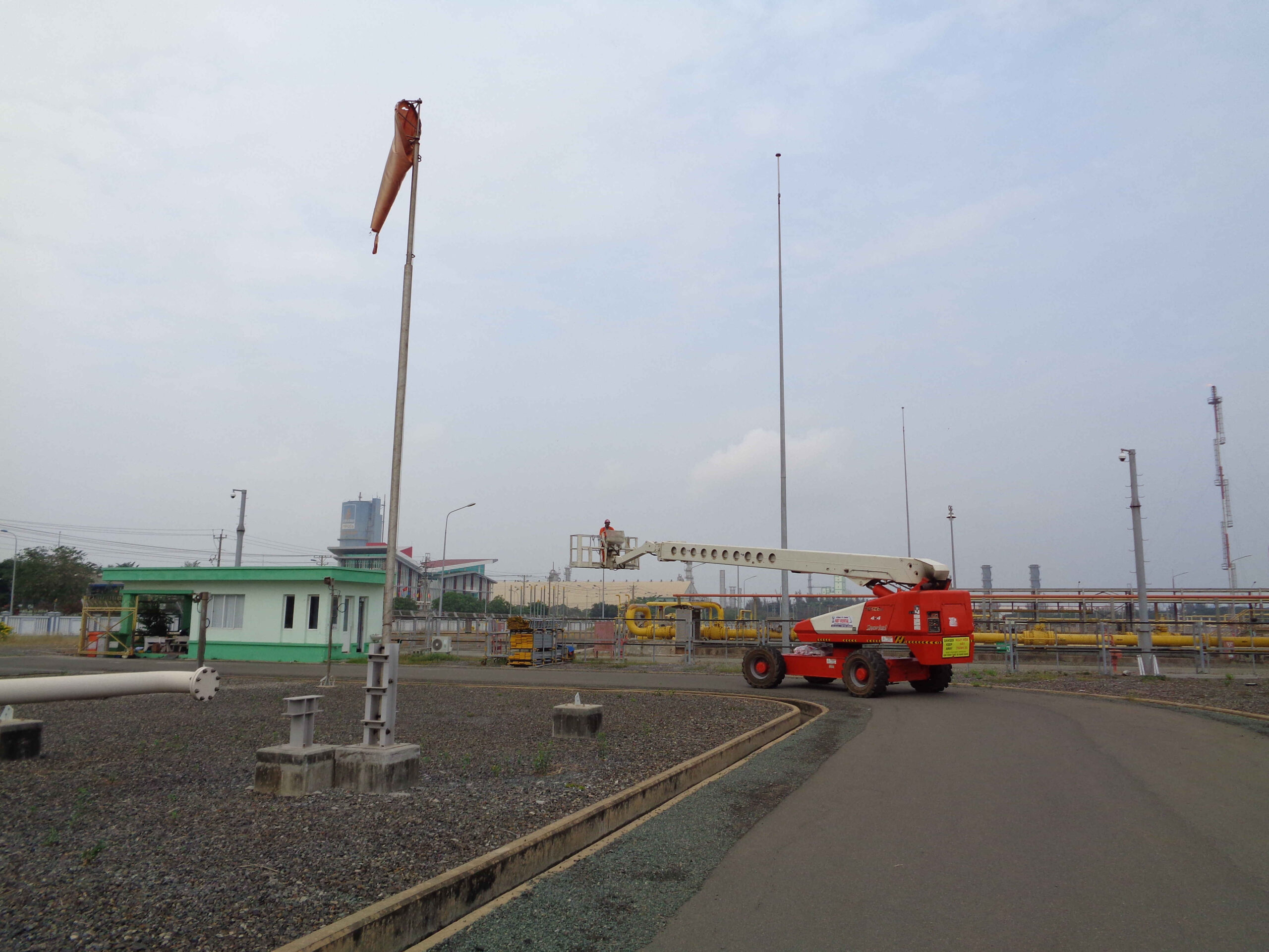 Thay thế Kim Thu Sét Stormaster